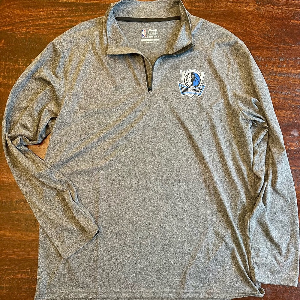 Gray NBA Dallas Mavericks Men's Quarter-Zip Sweatshirt